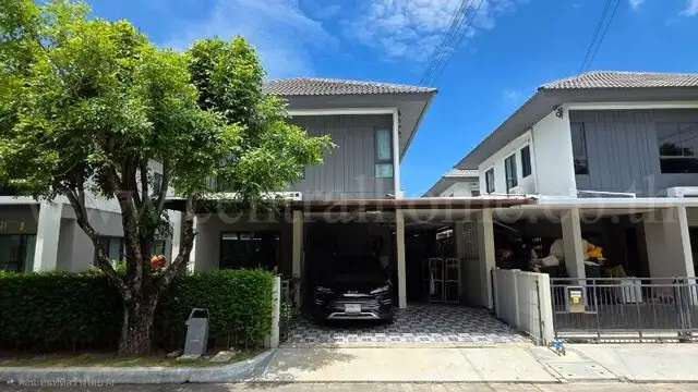Price Reduced: The Edition Townhome Twin House Rama 9 - On Nut Airport Link Ban Thap Chang